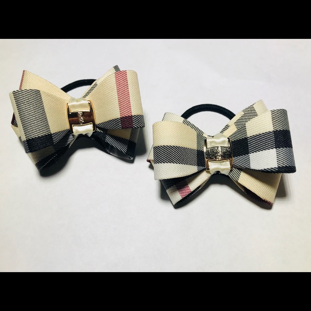 Women’s accessories